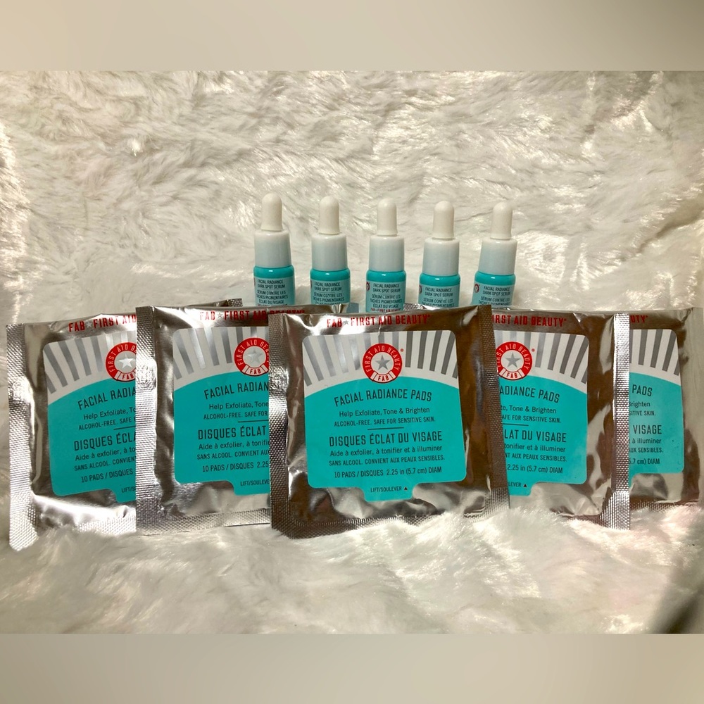 First Aid Beauty Facial Radiance Skincare Set